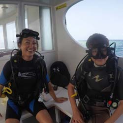 Погружения с лодки Discover Scuba Diving